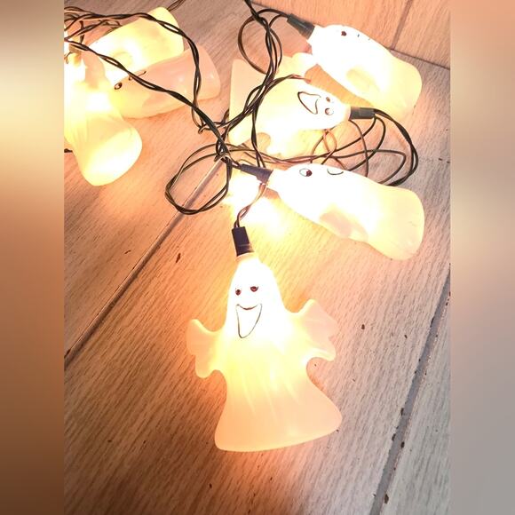 Vtg Blow Mold Scary/Happy Ghost String Lights Halloween Decorations - Picture 3 of 5